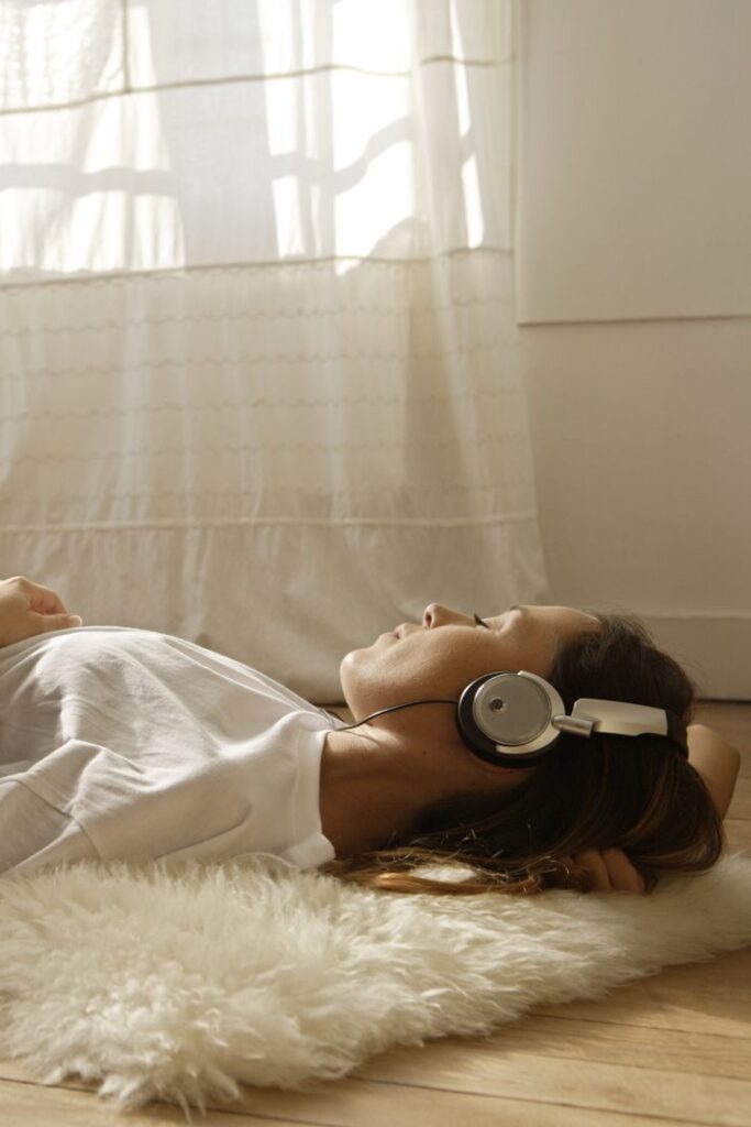 Cara Menyusun Playlist untuk Setiap Momen agar Hari Terasa Lebih Enak